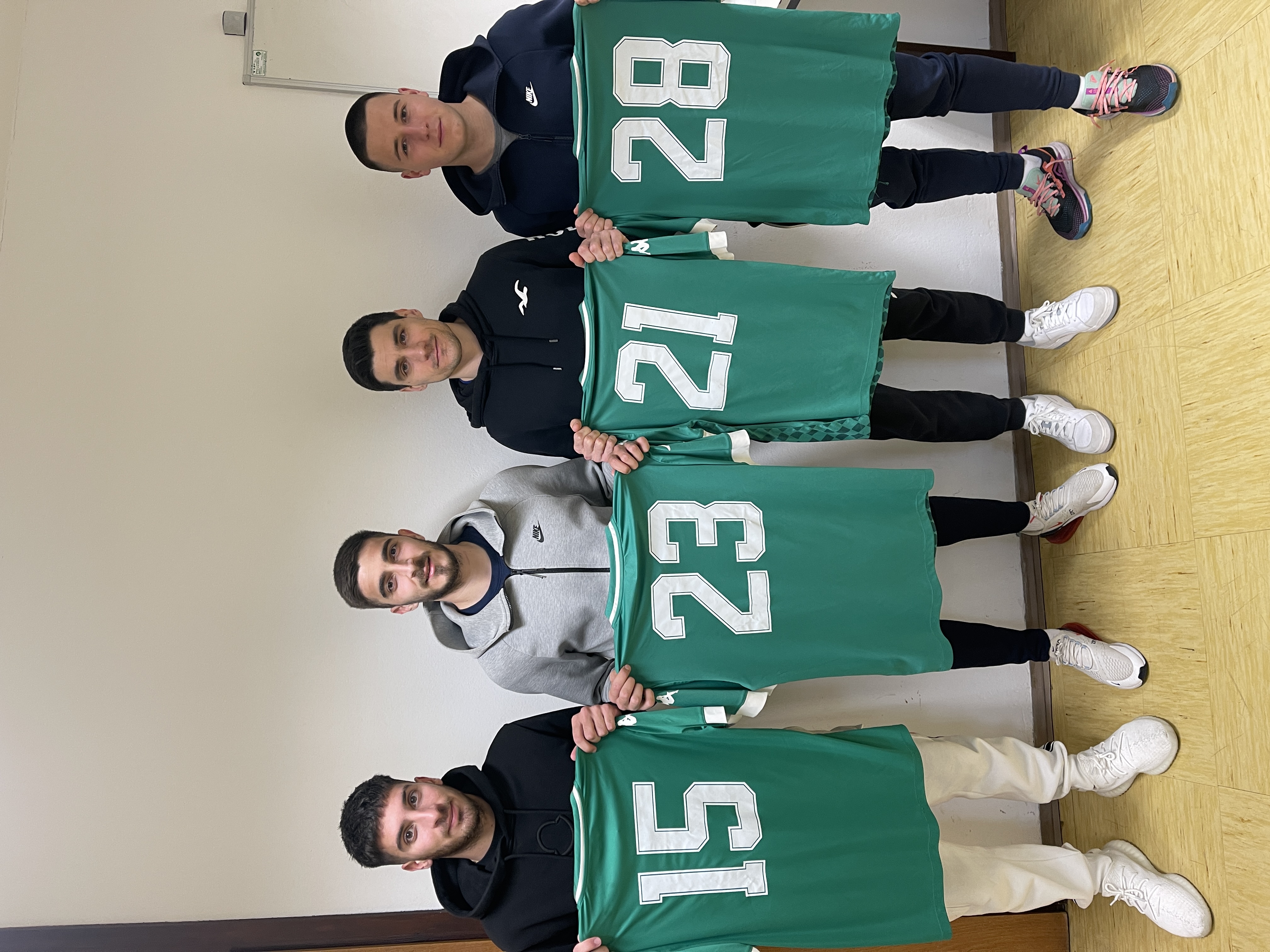 V spomladanski del s štirimi okrepitvami