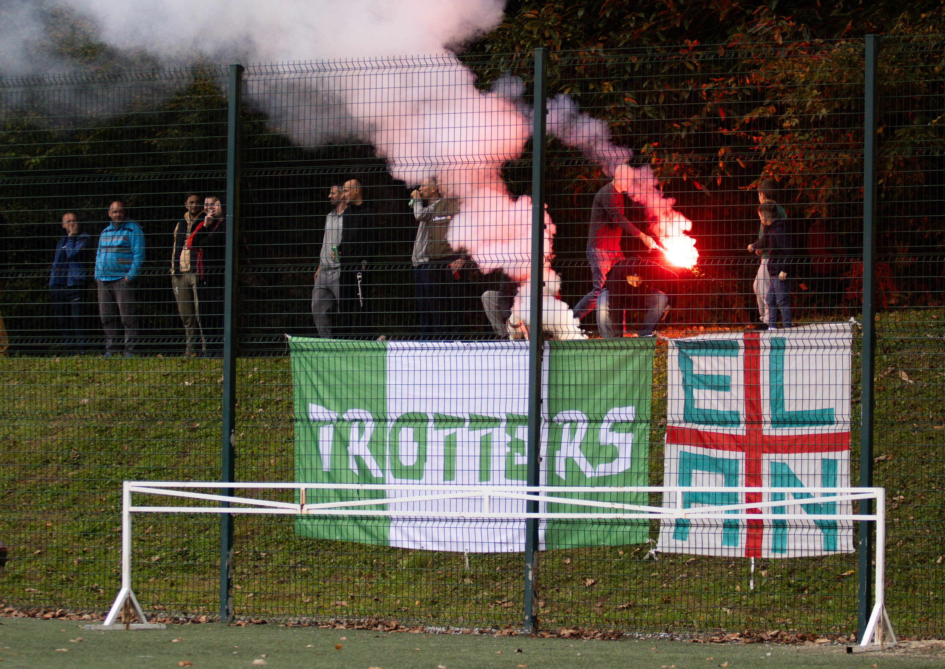 Strožji ukrepi za mirno in družinam prijazno navijanje