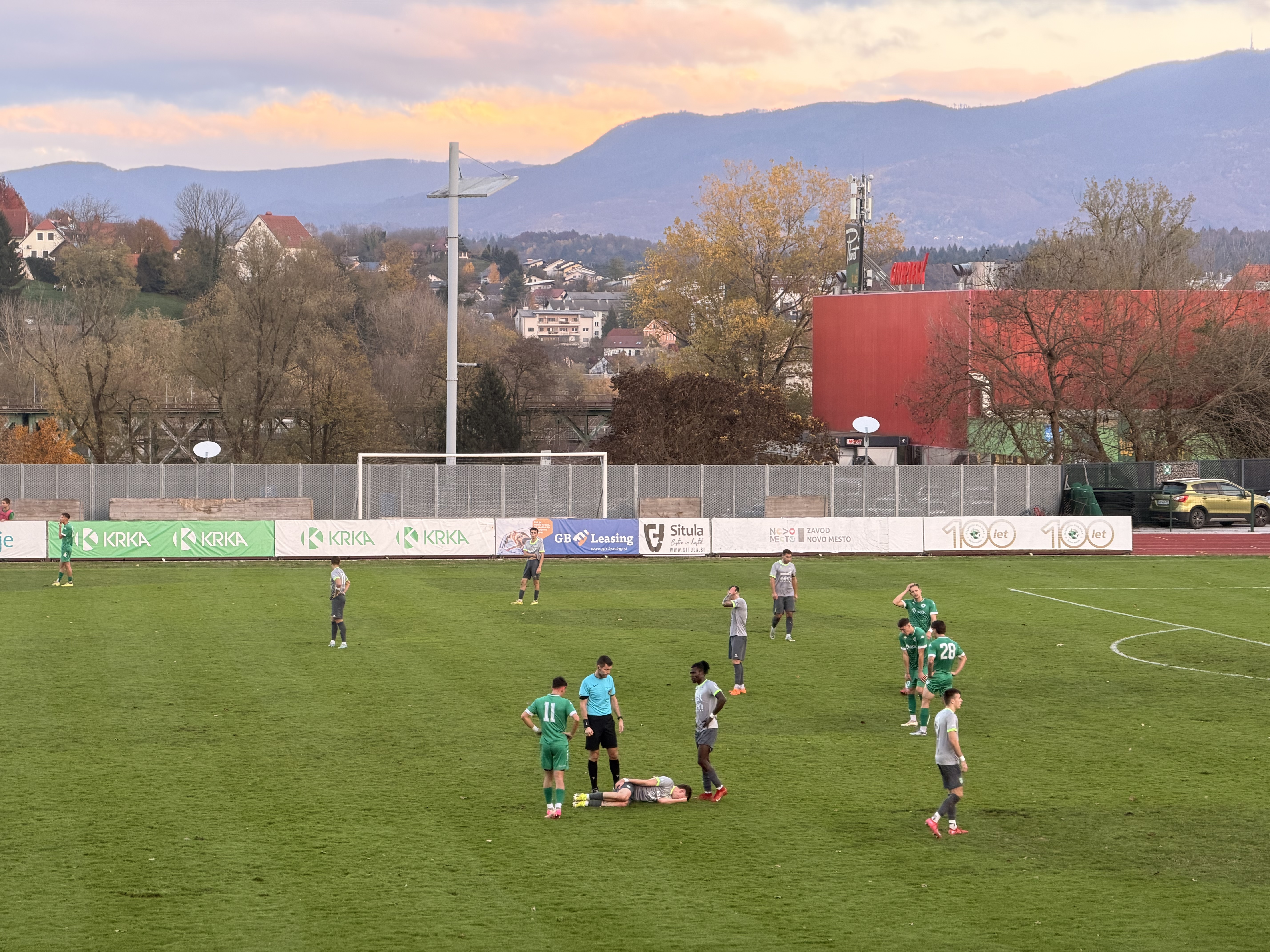 Krkaši po odlični predstavi slavili na Jesenicah