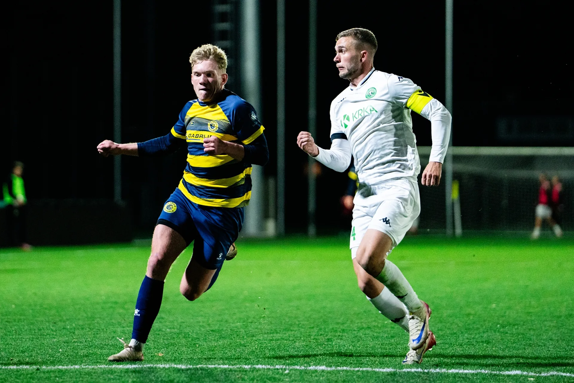 NEPREMAGLJIVI: KRKAŠI TUDI Z VROČEGA GOSTOVANJA V GROSUPLJEM S TOČKO!